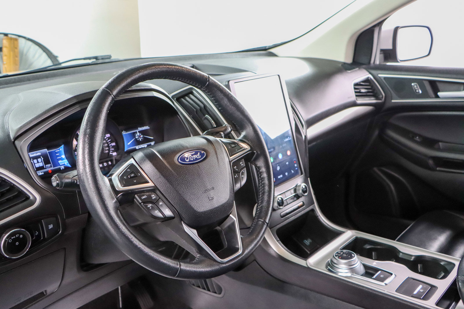 Used 2024 Ford Edge SEL image 22