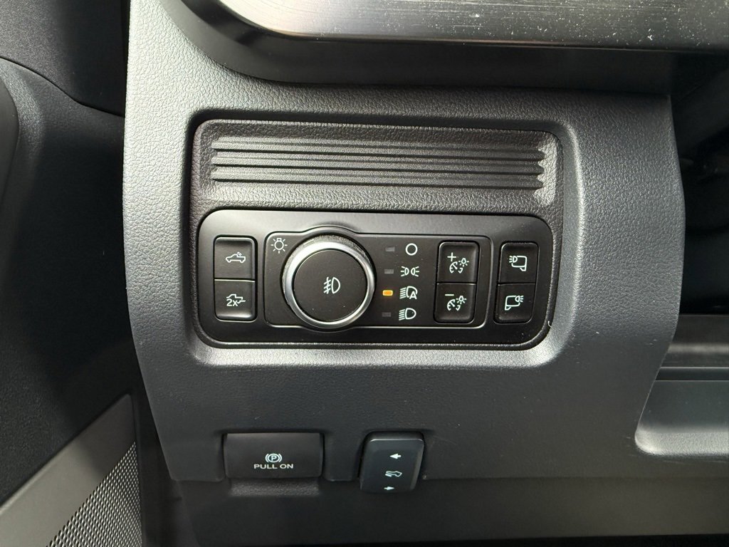 New 2026 Ford F250 Lariat w/ Black Appearance Package image 13