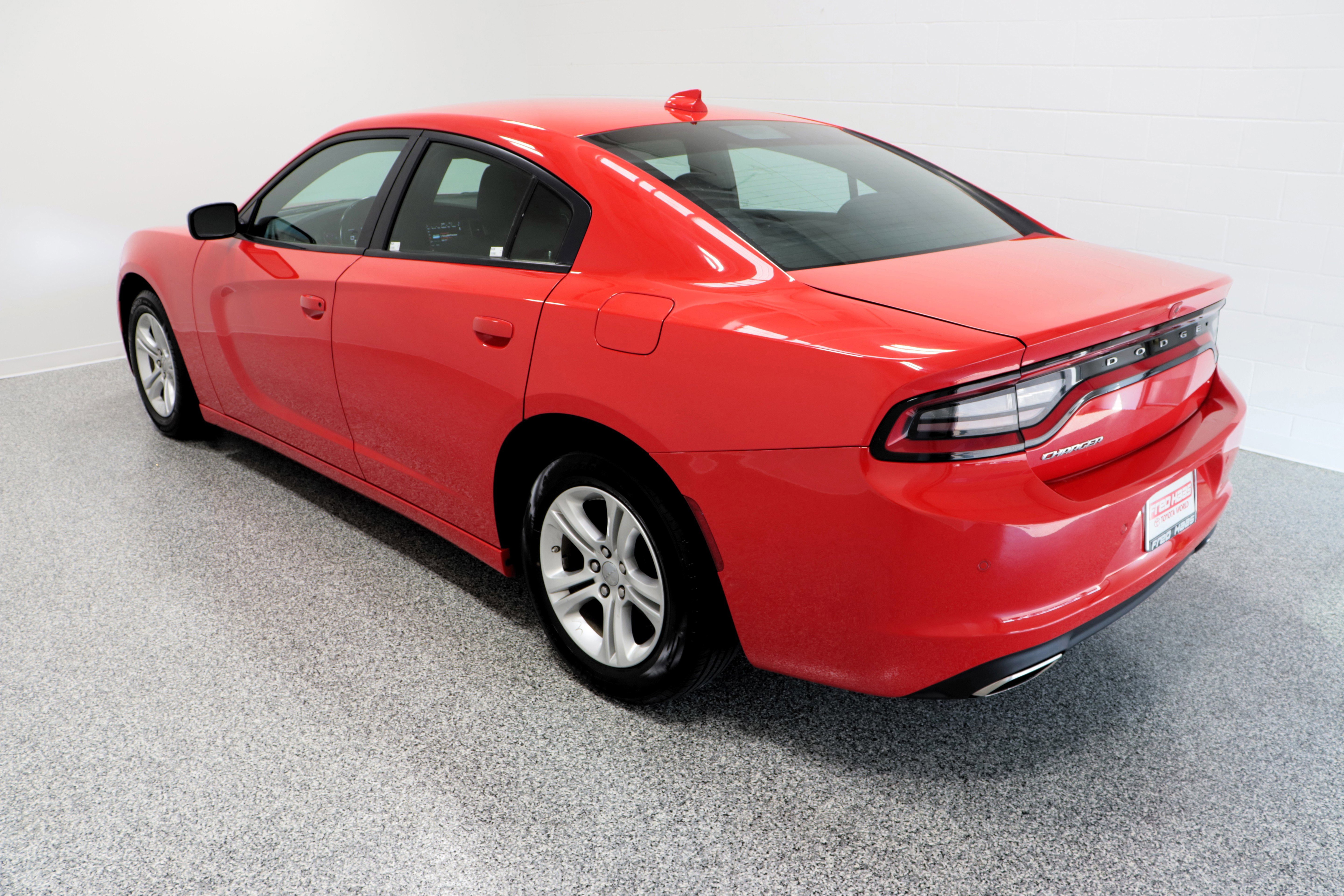 Used 2023 Dodge Charger SXT image 9