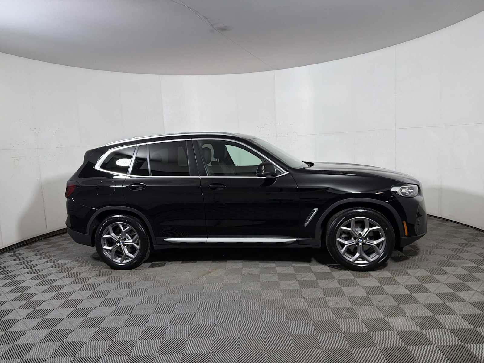 Certified 2024 BMW X3 xDrive30i w/ Convenience Package image 7