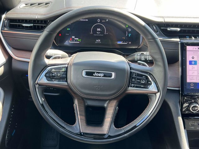 Used 2023 Jeep Grand Cherokee Summit image 14