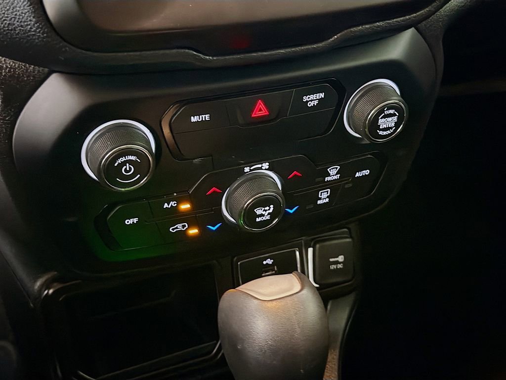 Used 2019 Jeep Renegade Latitude image 18