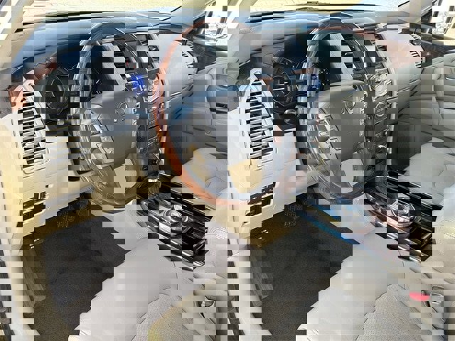 Used 2017 INFINITI QX80 Base w/ Deluxe Technology Package image 19