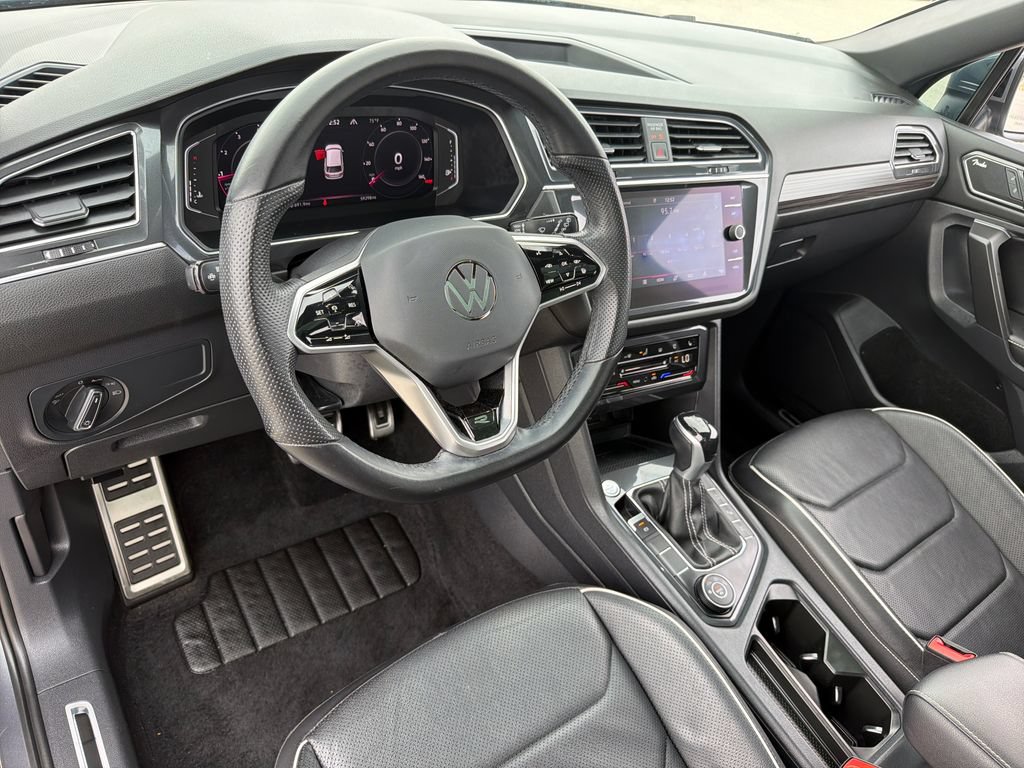 Certified 2022 Volkswagen Tiguan SEL R-Line AWD/4WD image 8