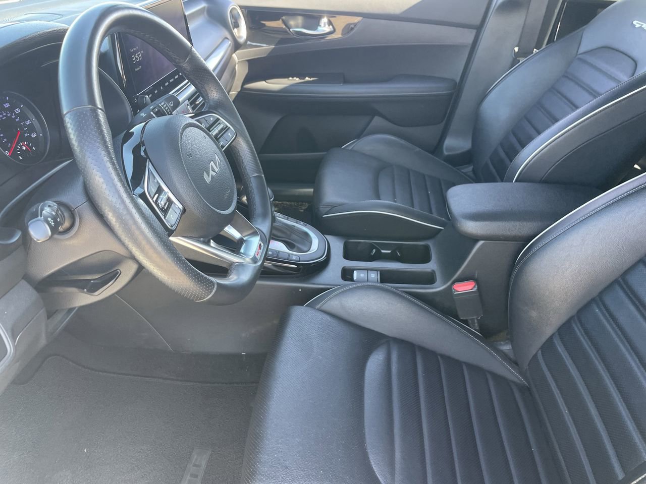 Used 2024 Kia Forte GT-Line w/ GT-Line Premium Package image 22