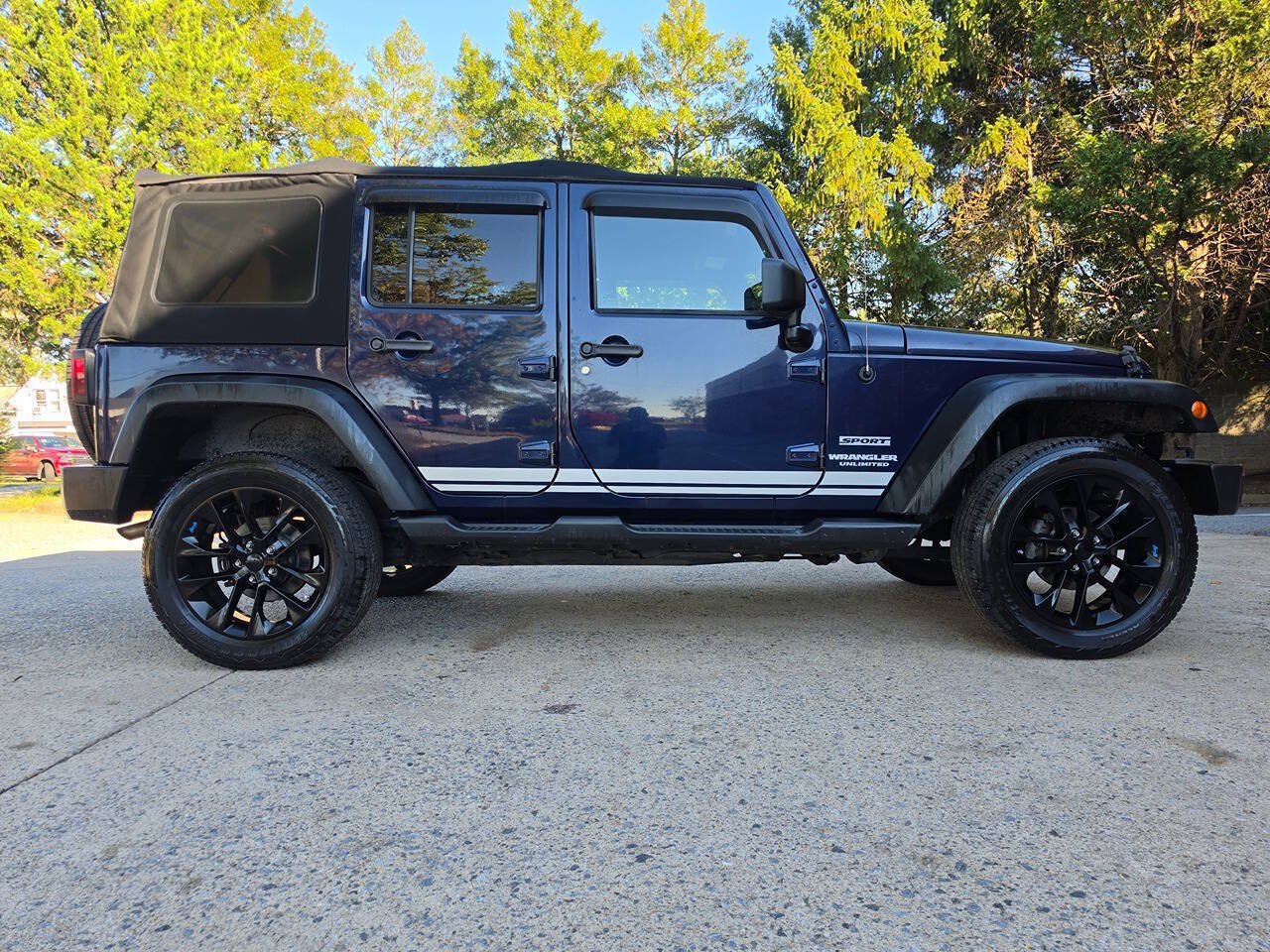 Used 2013 Jeep Wrangler Unlimited Sport AWD/4WD image 30