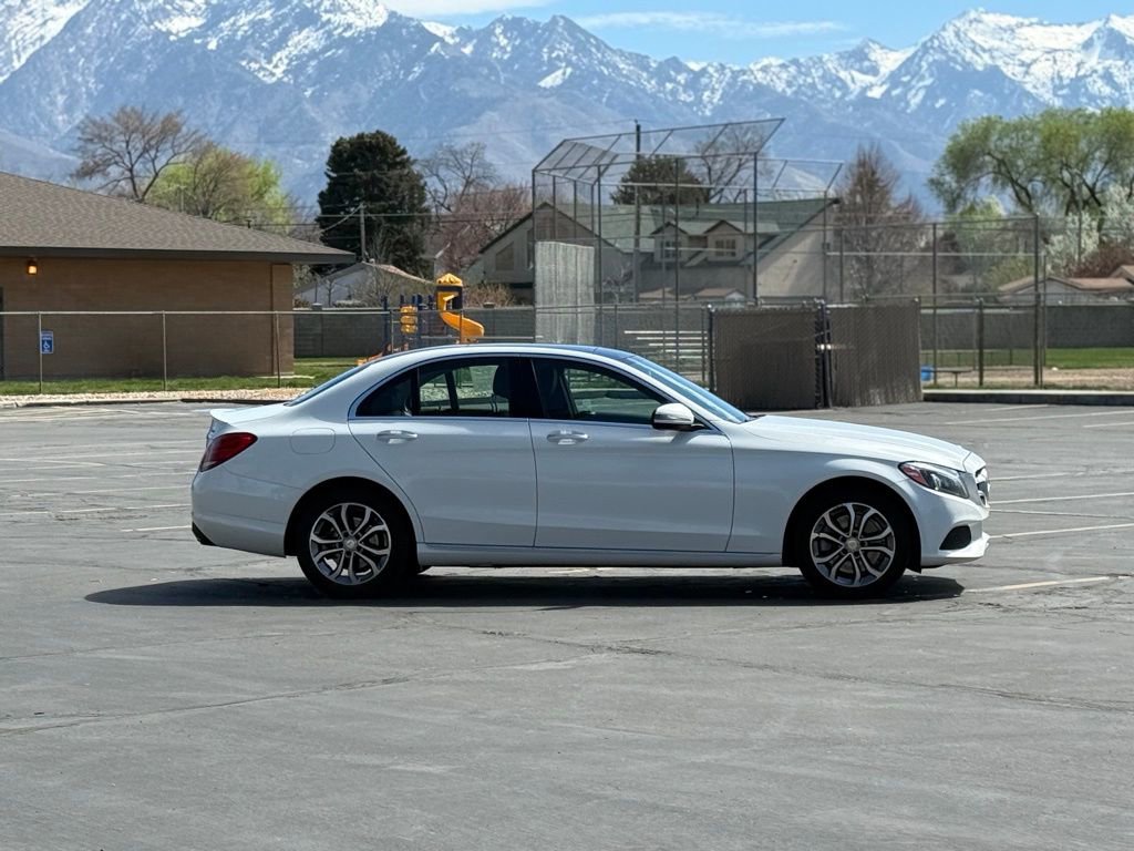 Used 2016 Mercedes-Benz C 300 4MATIC Sedan image 4