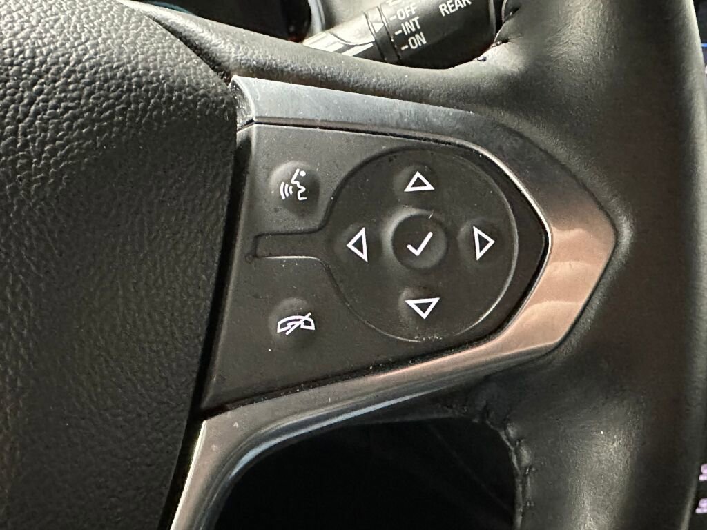 Used 2022 Chevrolet Traverse LT AWD/4WD image 16