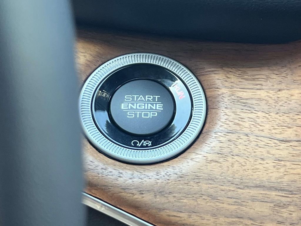 Used 2022 Jeep Grand Cherokee Summit AWD/4WD image 28