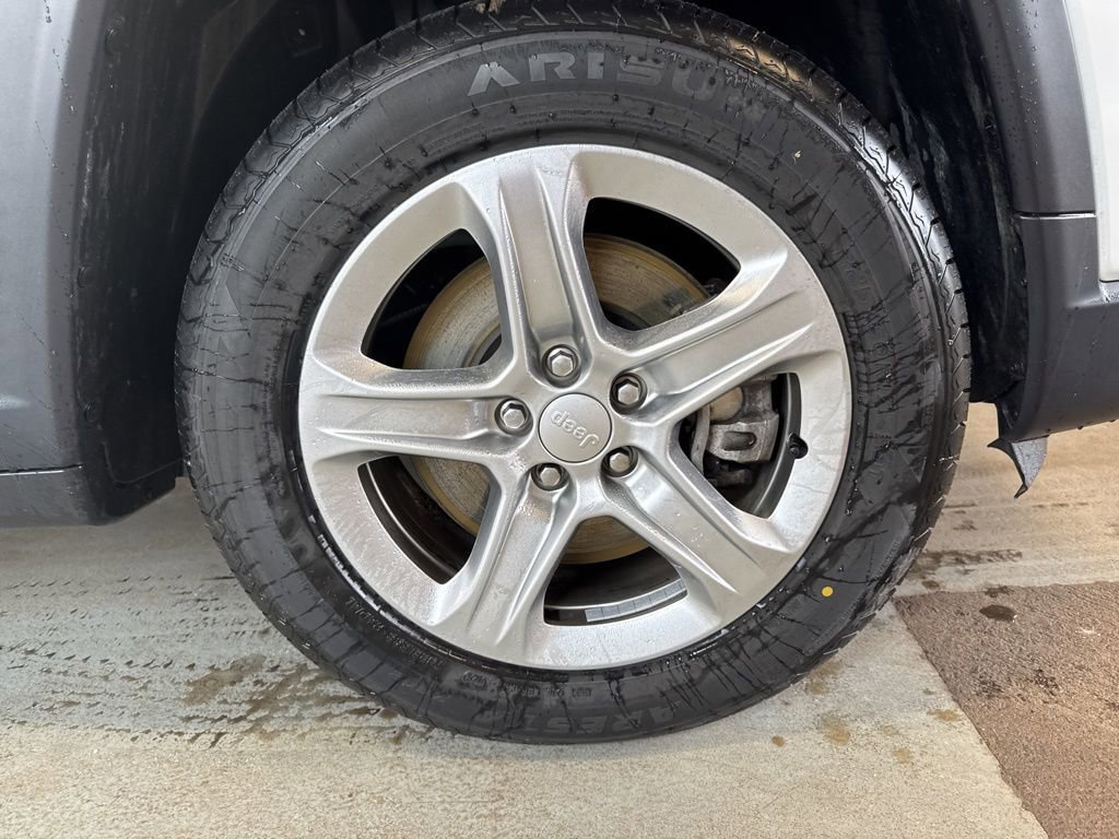 Used 2023 Jeep Compass Latitude w/ Convenience Group image 48