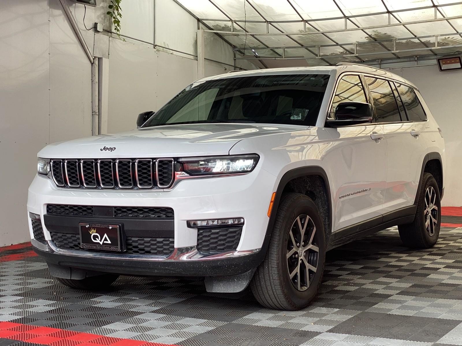 Used 2023 Jeep Grand Cherokee L Limited AWD/4WD image 3