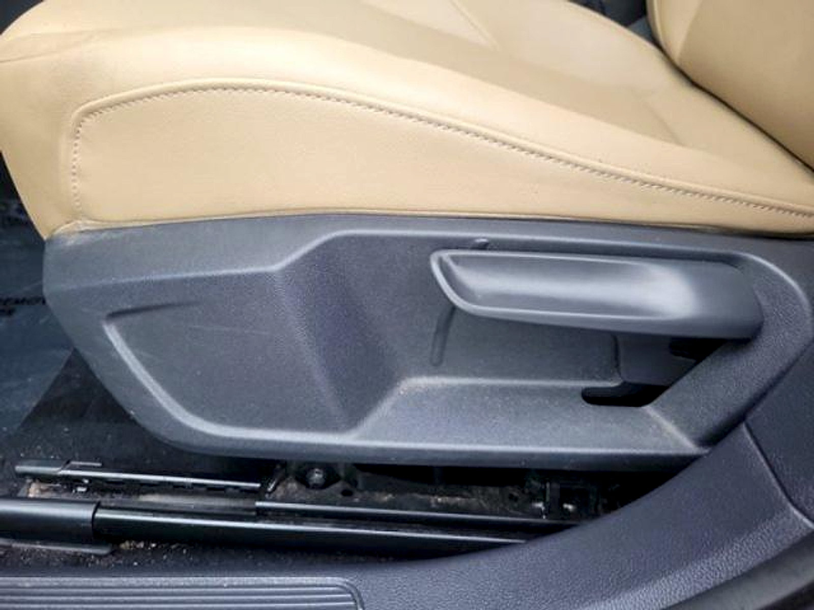 Used 2020 Volkswagen Jetta SE w/ SE Cold Weather Package FWD image 20