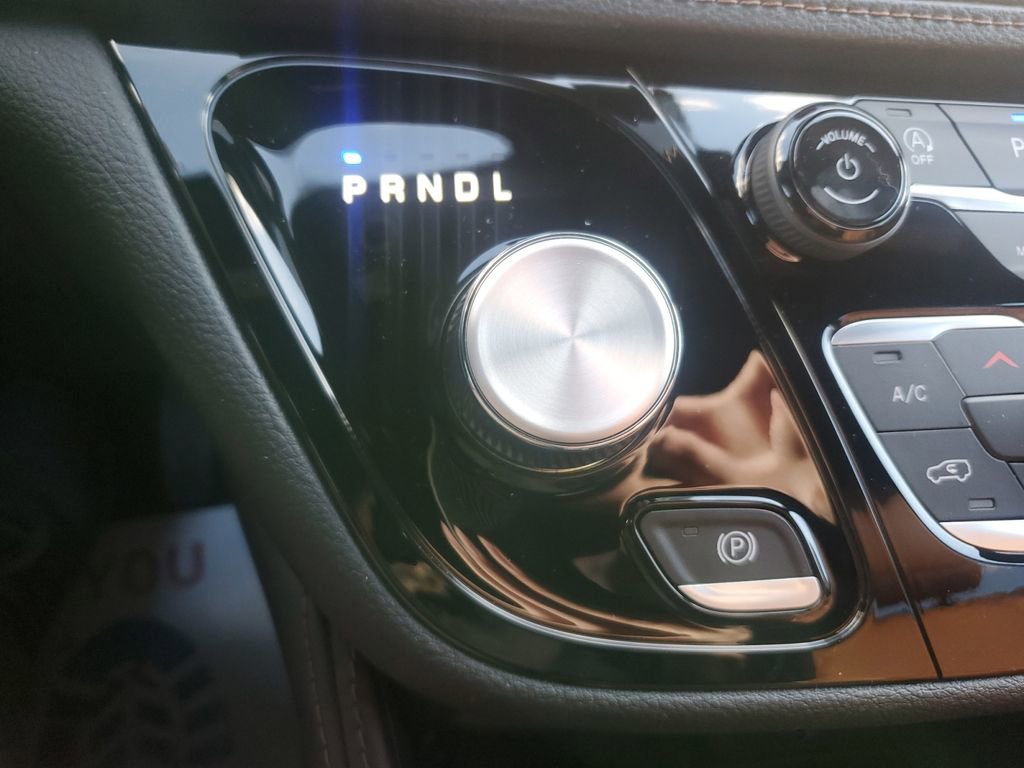 New 2026 Chrysler Pacifica Pinnacle image 23