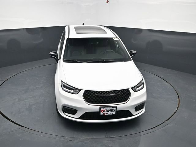 New 2026 Chrysler Pacifica Select image 45