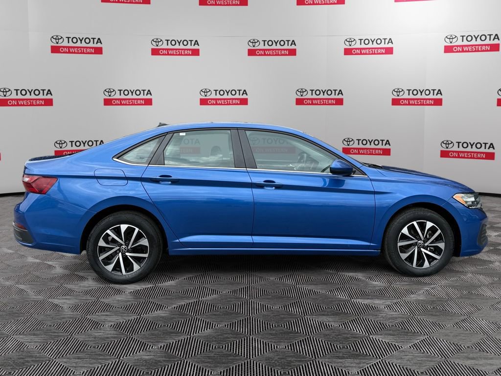 Used 2024 Volkswagen Jetta S FWD image 2