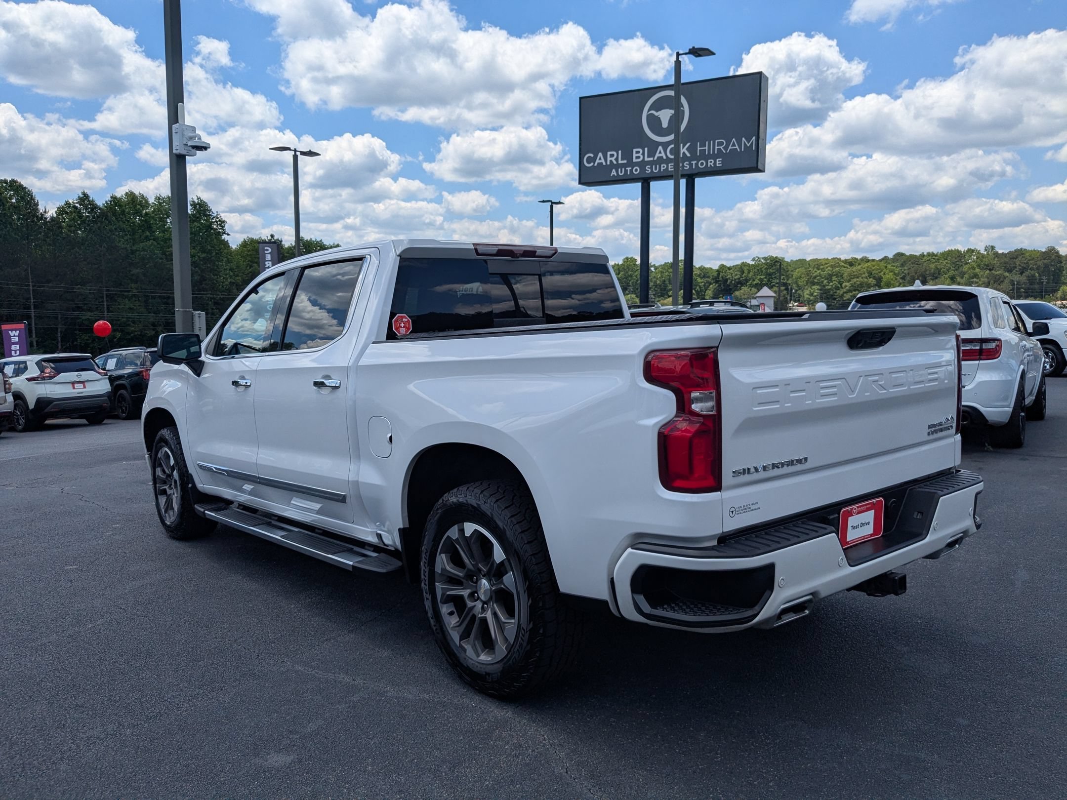 Used 2023 Chevrolet Silverado 1500 High Country AWD/4WD image 7