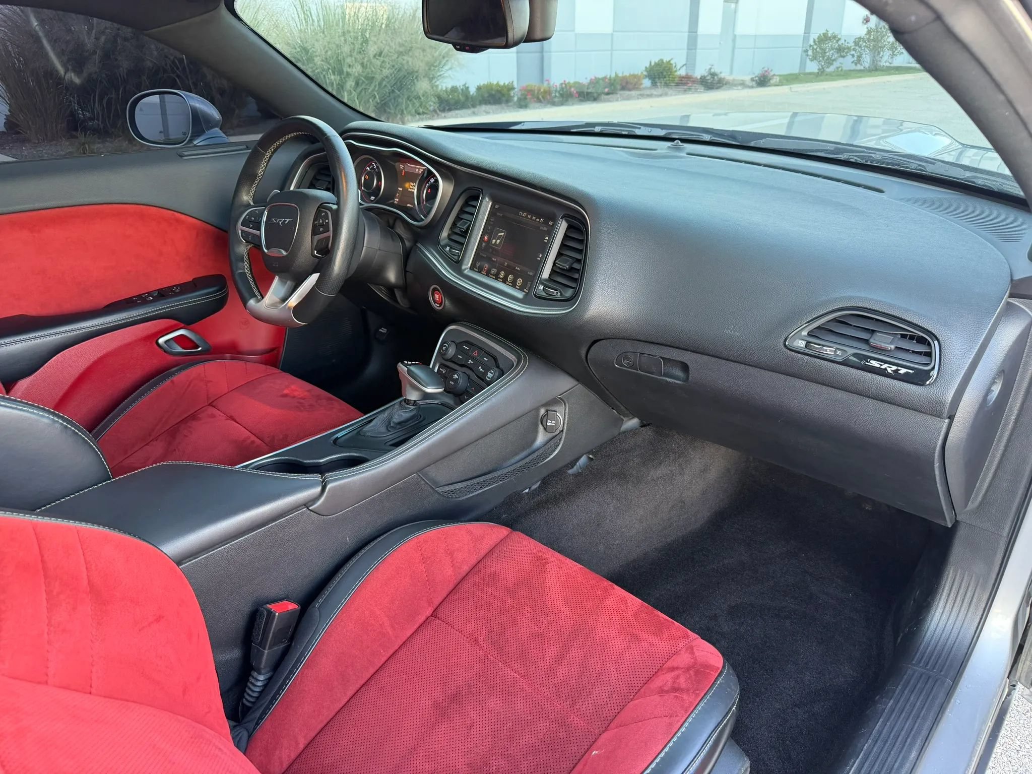 Used 2015 Dodge Challenger SRT RWD image 19