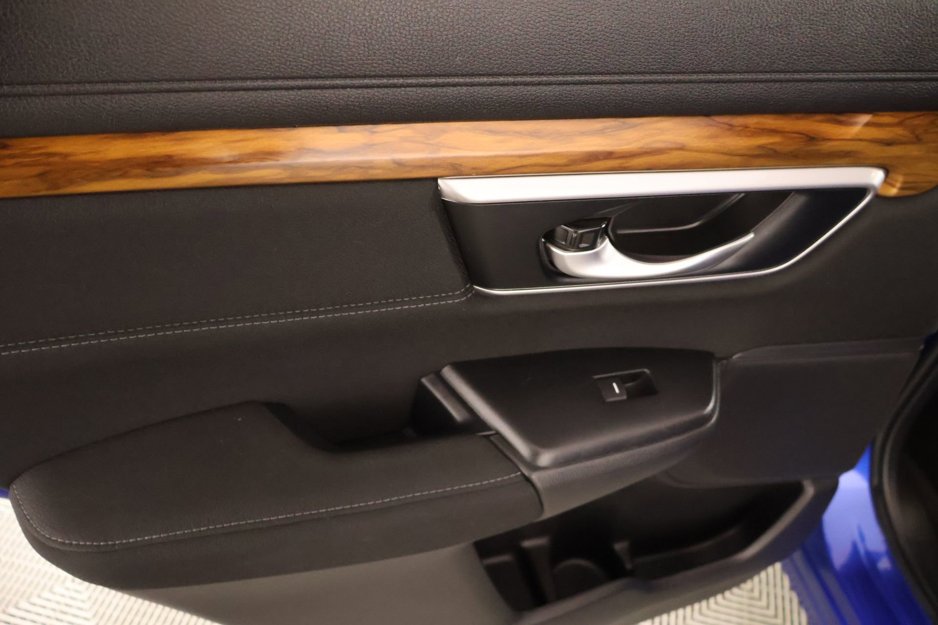 Used 2021 Honda CR-V EX image 17