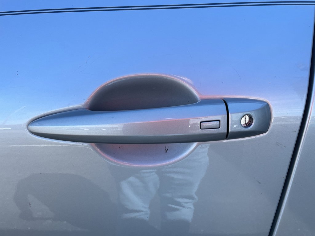 Certified 2025 Nissan Rogue SV image 7