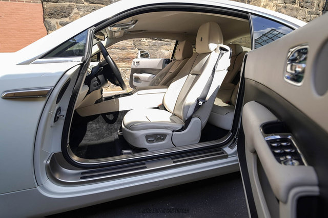 Used 2017 Rolls-Royce Wraith RWD image 18