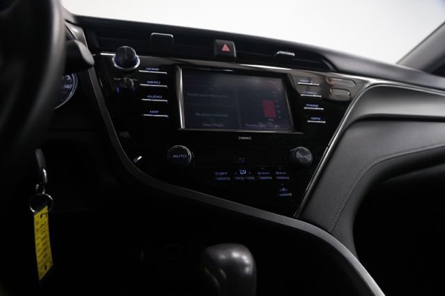 Used 2020 Toyota Camry SE FWD image 19