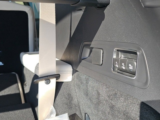 New 2026 Mercedes-Benz GLS 450 4MATIC image 12