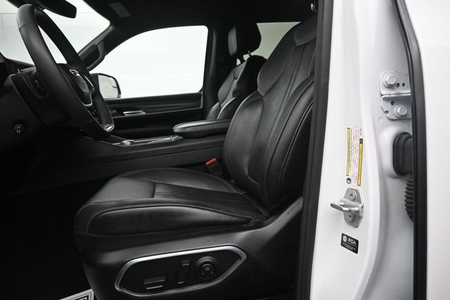 Used 2024 Jeep Wagoneer Series II w/ Flexible Seating Group RWD image 10