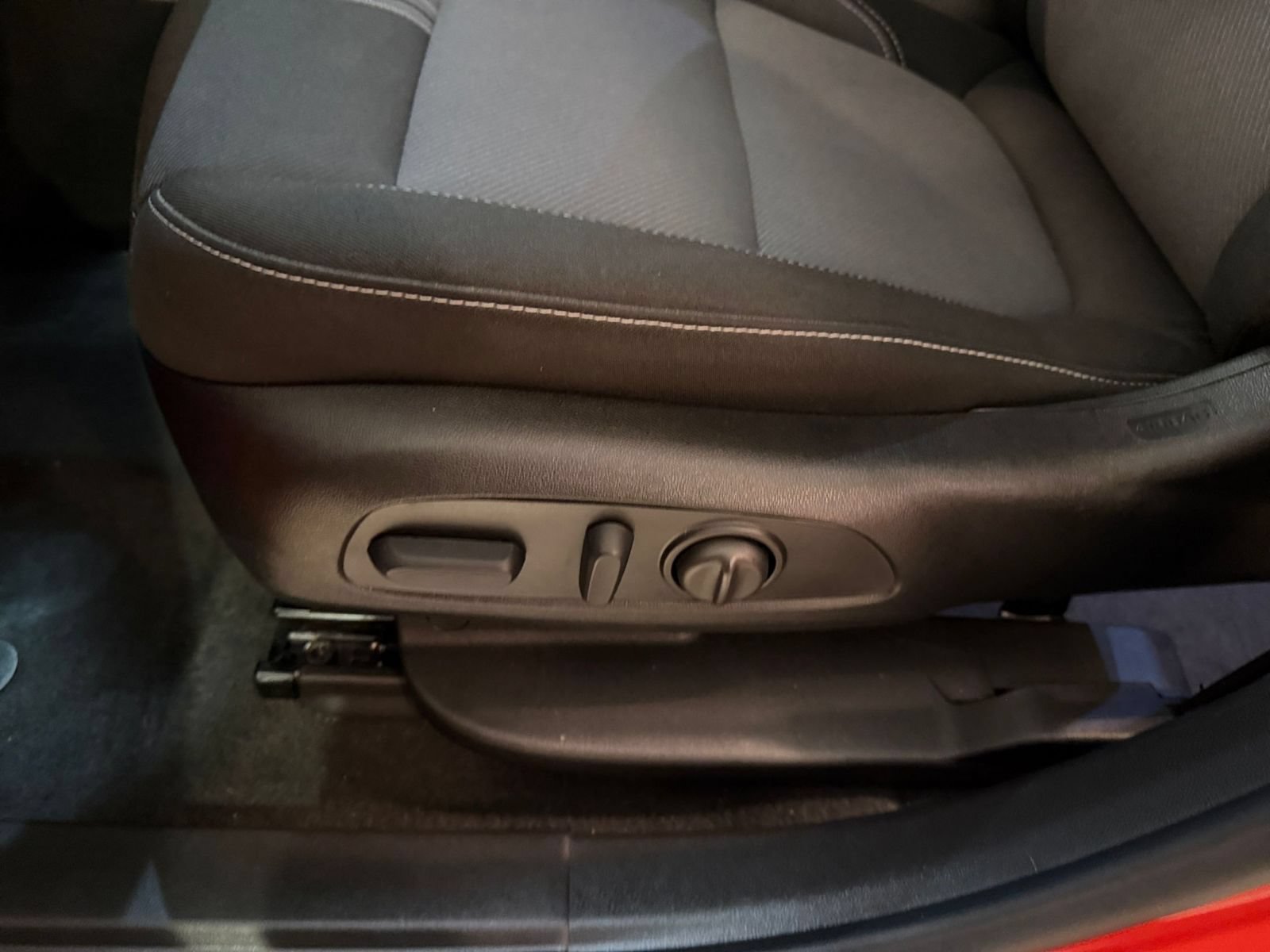 Used 2026 Chevrolet Blazer LT FWD image 22