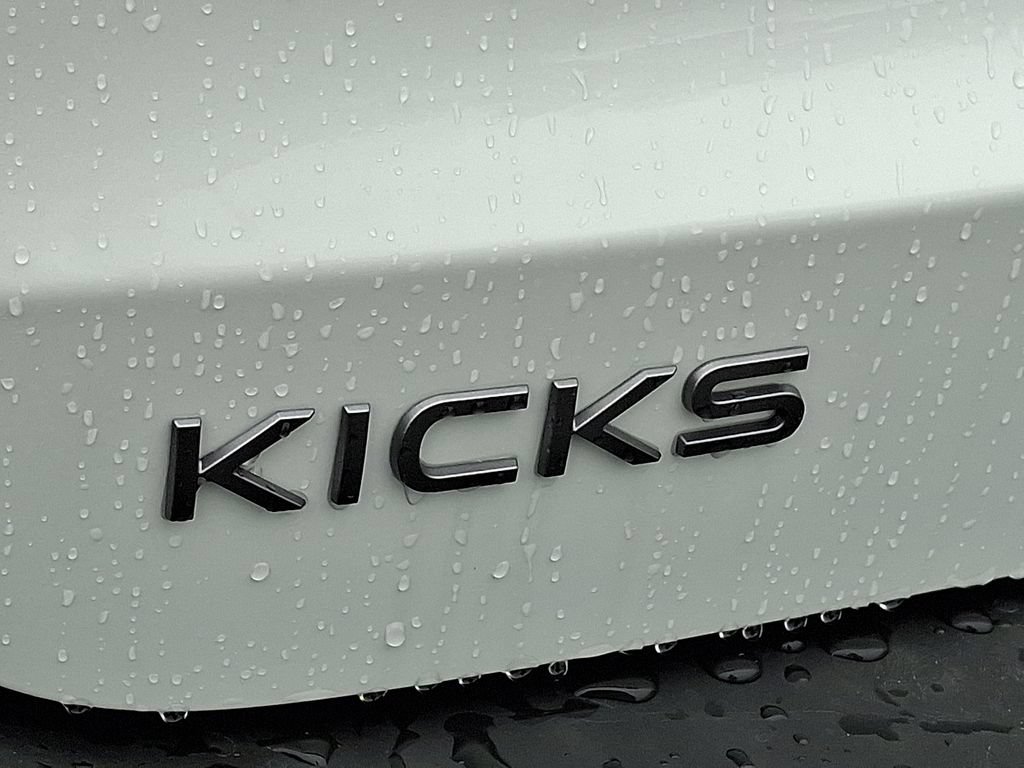 New 2026 Nissan Kicks SR w/ Cold Weather Package AWD/4WD image 14