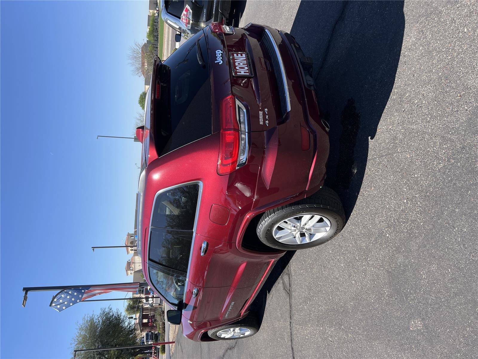 Used 2018 Jeep Grand Cherokee Overland AWD/4WD image 7