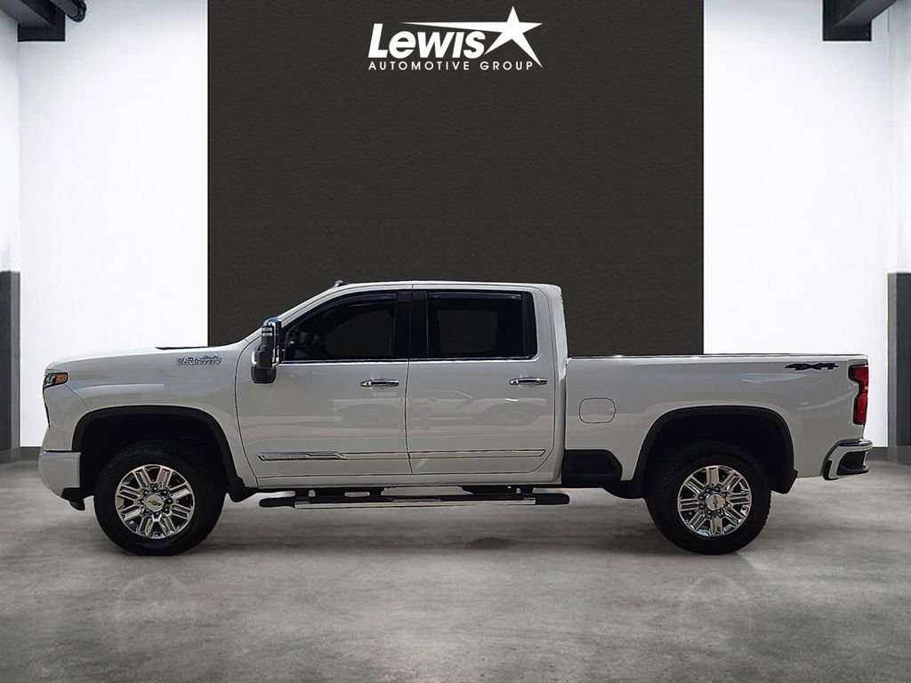 Used 2025 Chevrolet Silverado 2500 High Country AWD/4WD image 2
