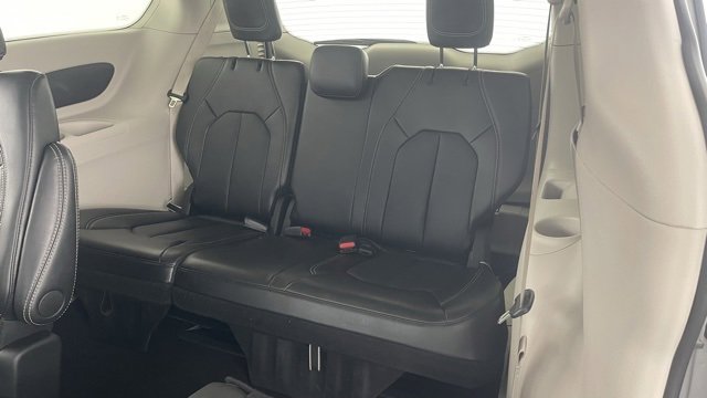 Used 2024 Chrysler Pacifica Touring-L image 46