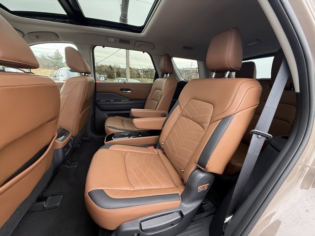 Certified 2023 Nissan Pathfinder Platinum image 17