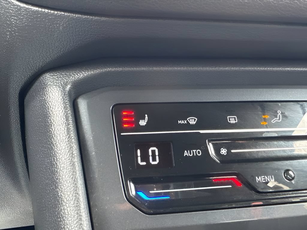 Used 2022 Volkswagen Tiguan SE R-Line AWD/4WD image 21