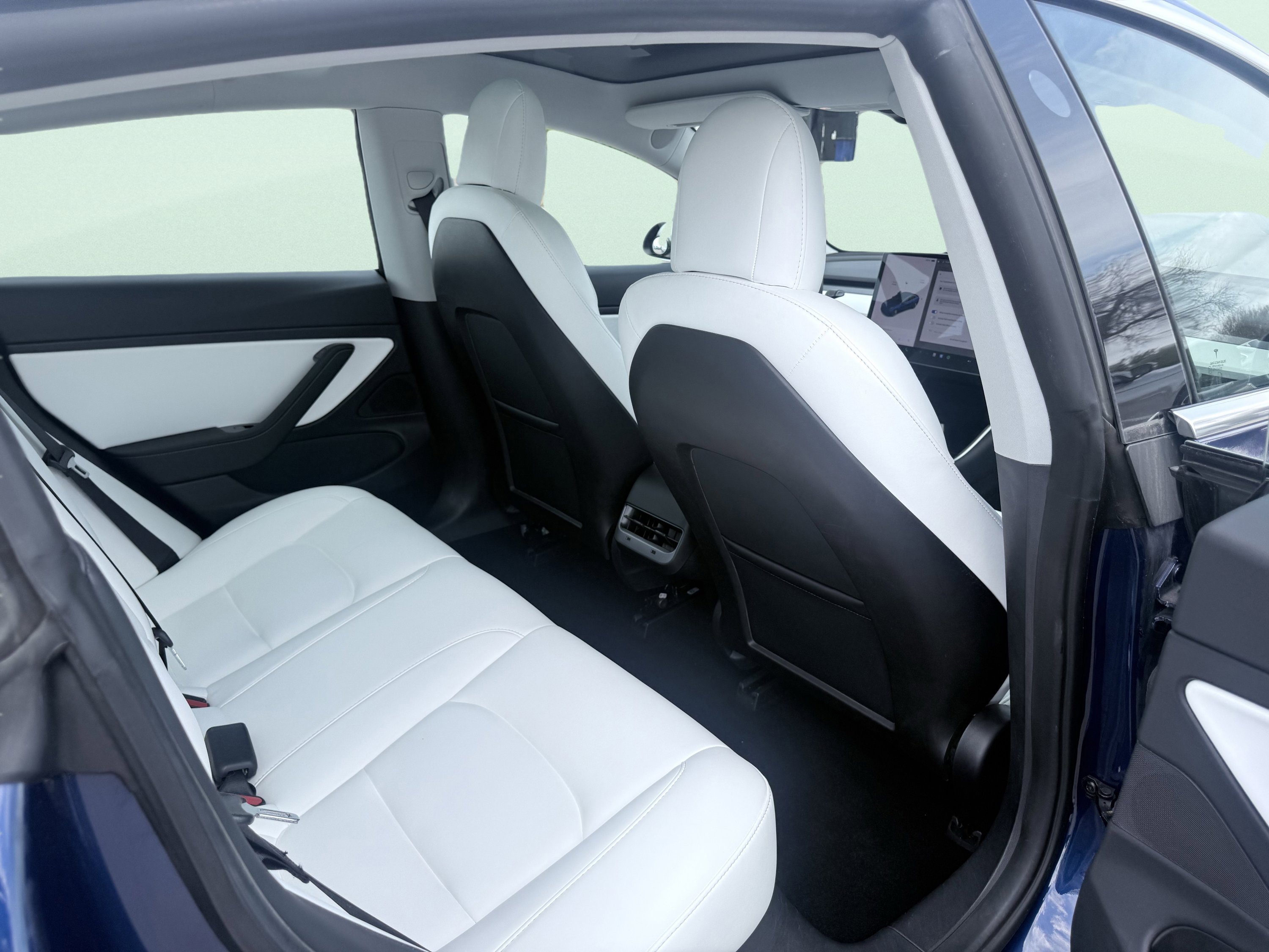 Used 2020 Tesla Model 3 Long Range image 35