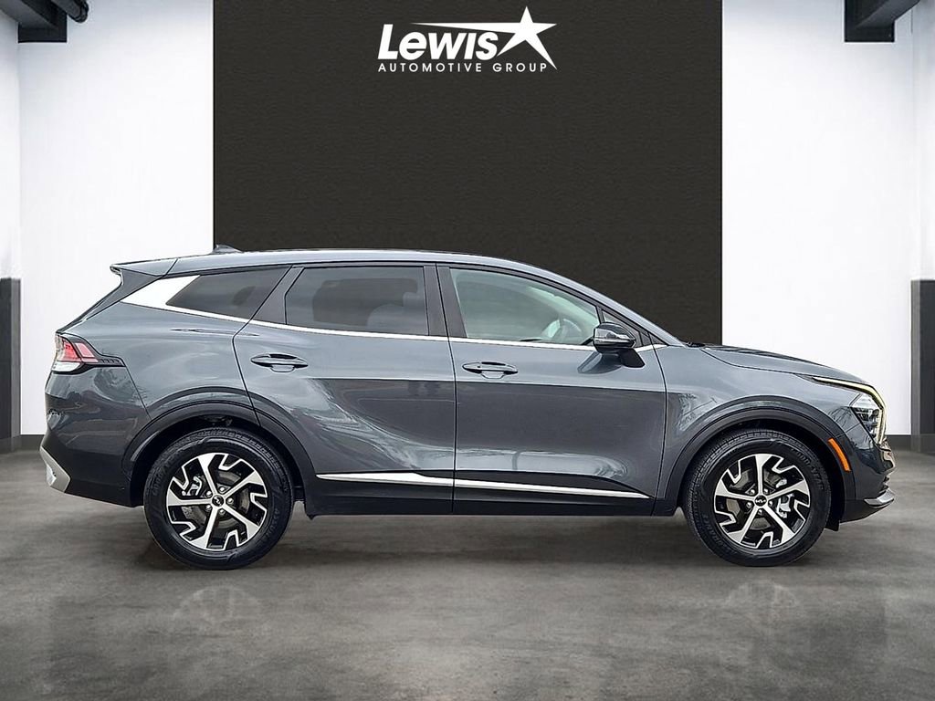 Used 2024 Kia Sportage EX FWD image 5
