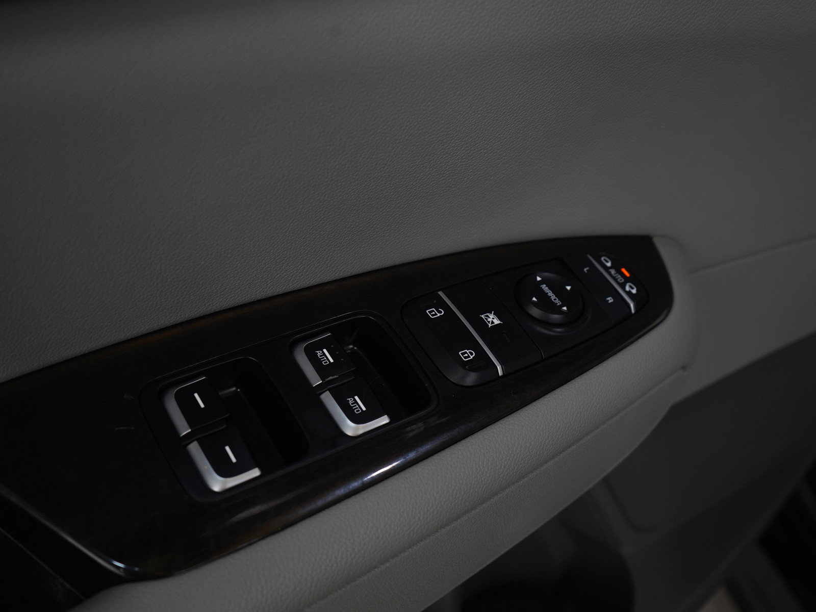 Used 2018 Kia Optima EX w/ Premium Package image 19