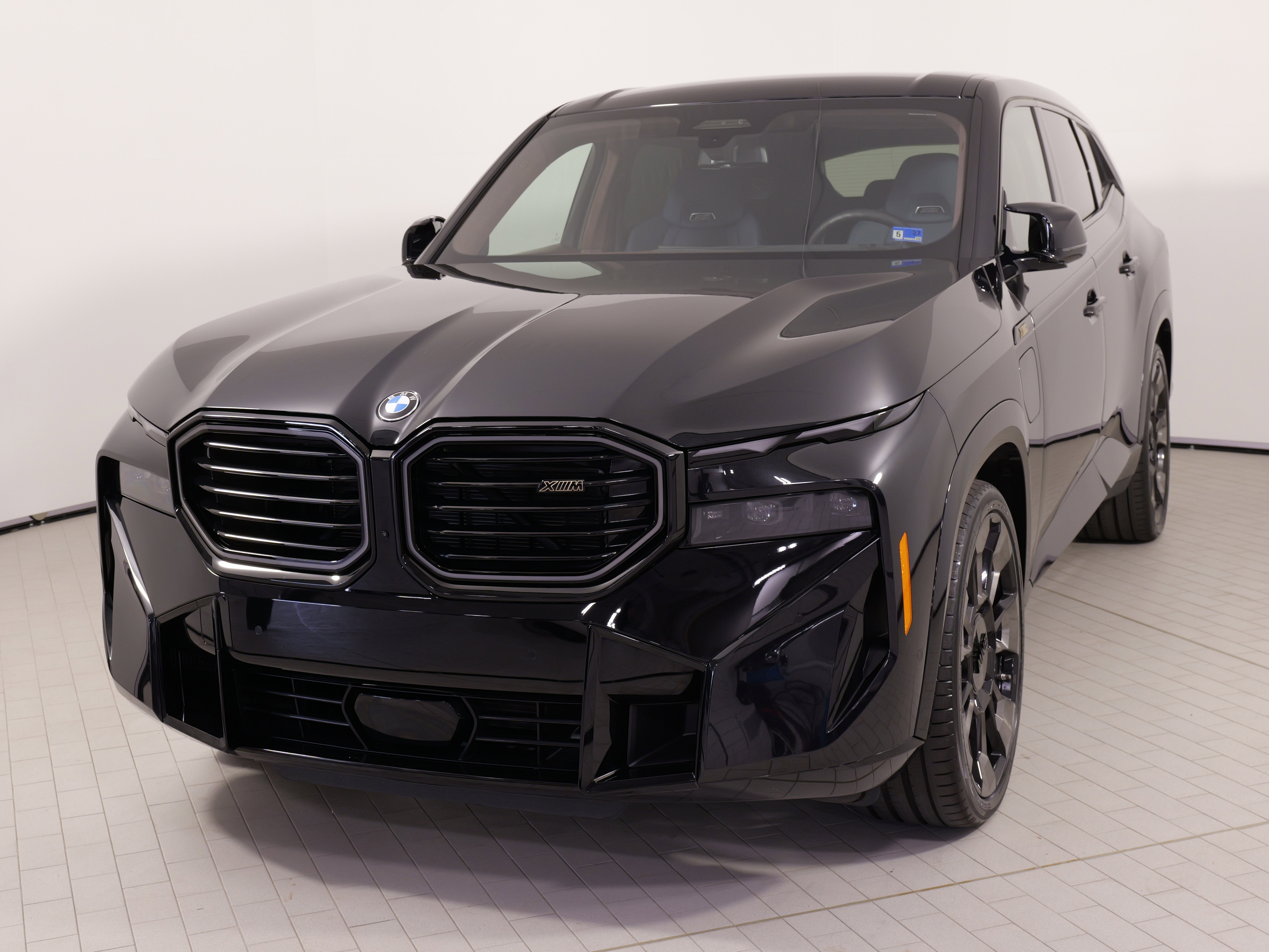 Used 2023 BMW XM w/ M Driver's Package AWD/4WD image 4