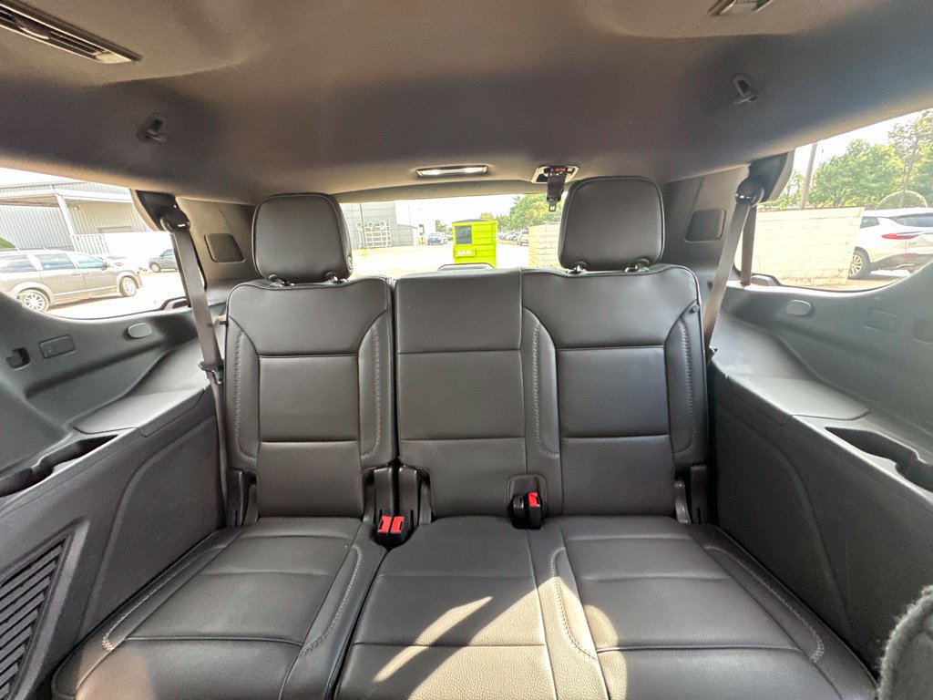 Used 2024 GMC Yukon Denali w/ Advanced Technology Package AWD/4WD image 8