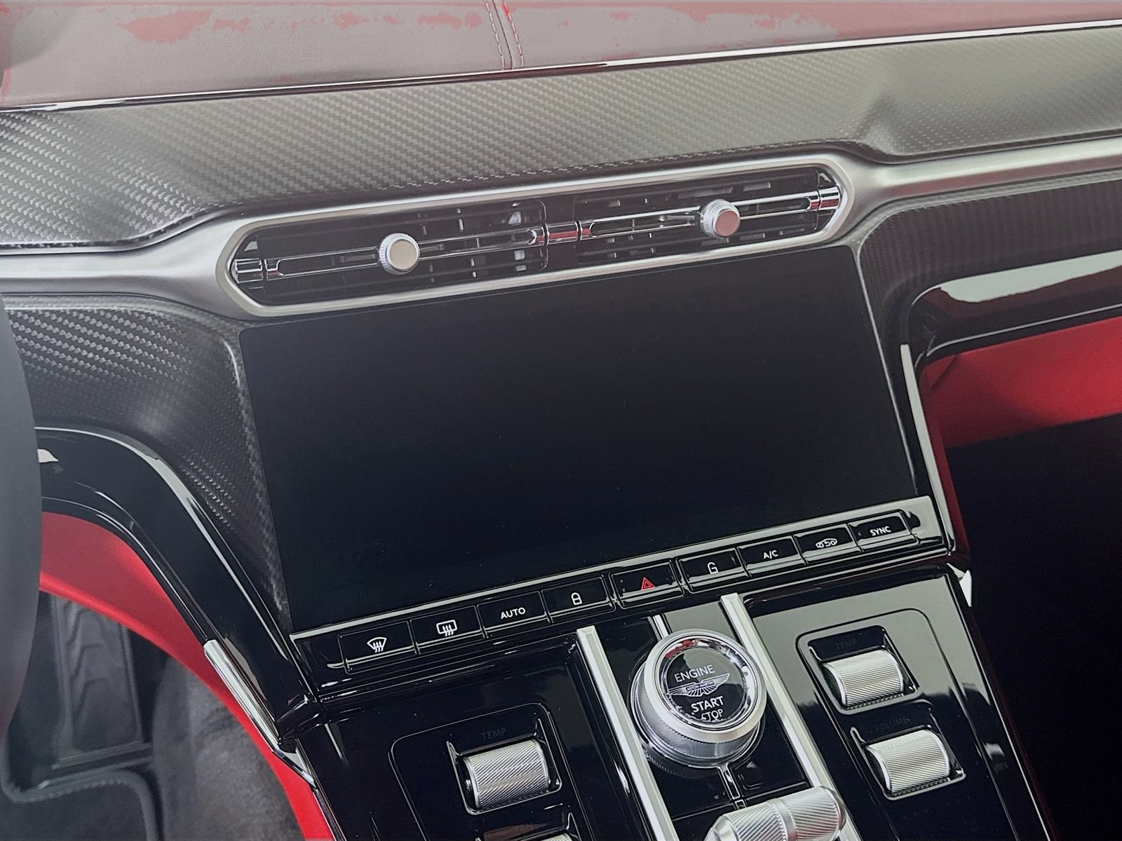 Used 2026 Aston Martin V8 Vantage S RWD image 13