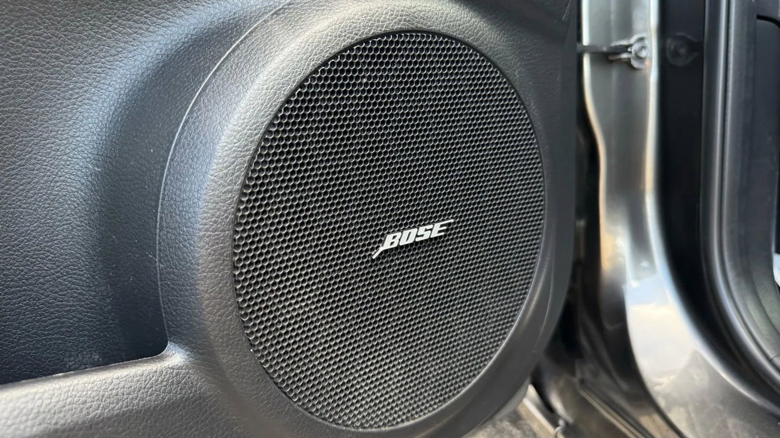 Used 2010 MAZDA MAZDA3 i Touring image 14