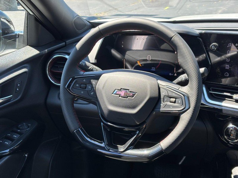 New 2026 Chevrolet Trax RS w/ Sunroof Package FWD image 7