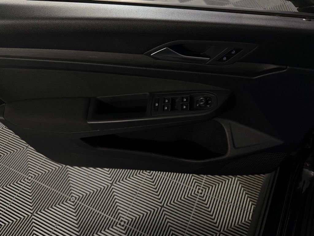 Used 2022 Volkswagen GTI SE image 23