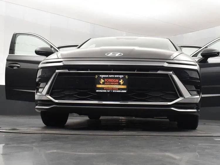 Used 2025 Hyundai Sonata SEL FWD image 11