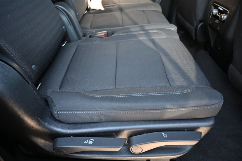 Used 2022 GMC Yukon SLE image 46
