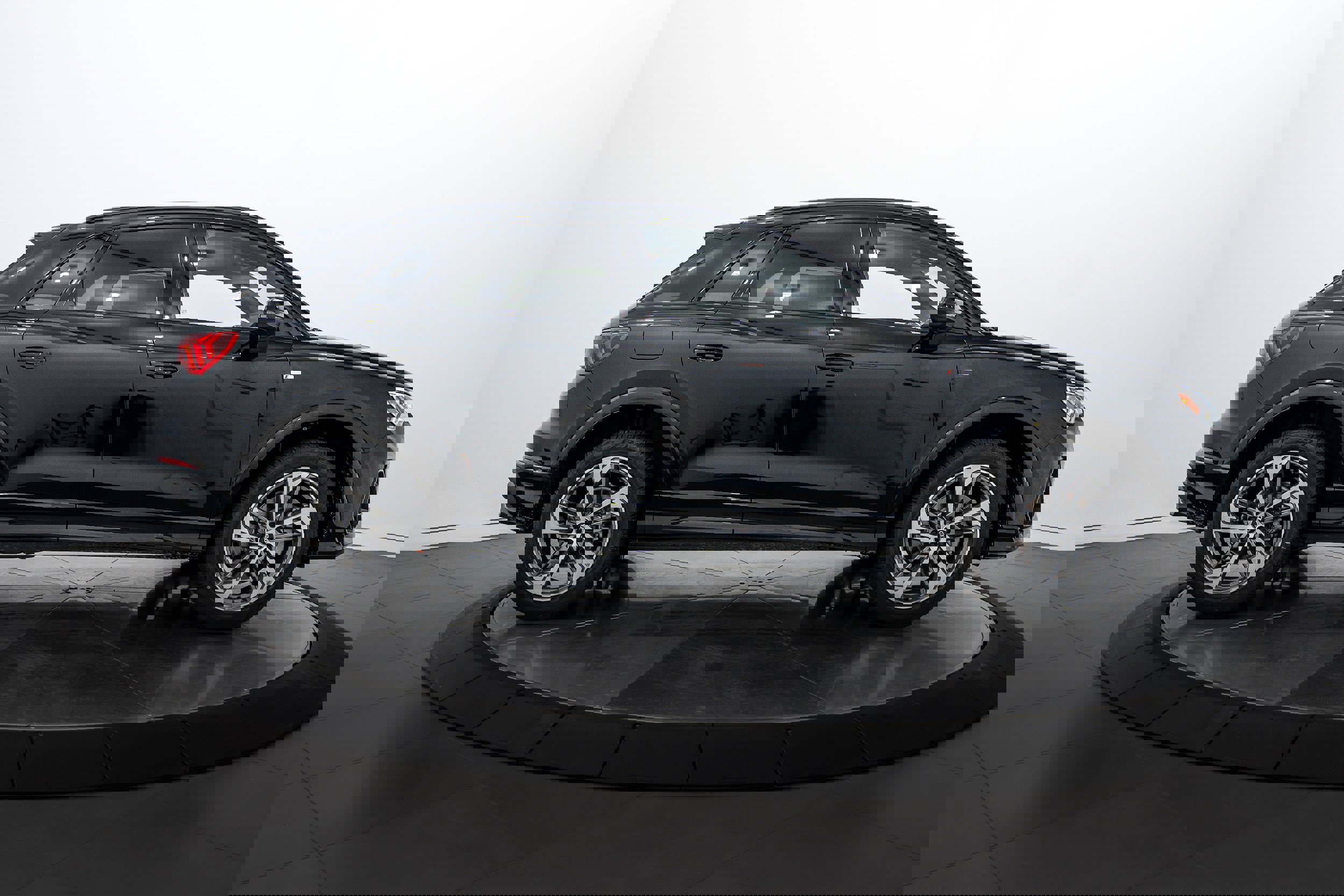 New 2025 Audi Q3 2.0T Premium image 3