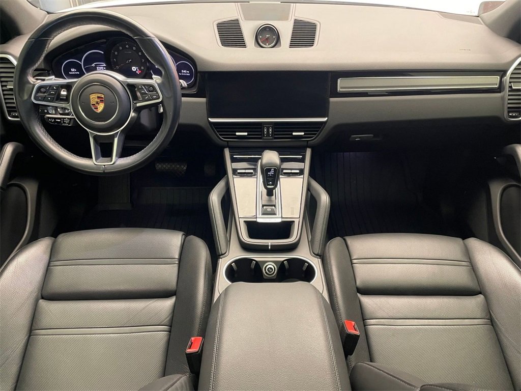 Used 2022 Porsche Cayenne Platinum Edition image 15