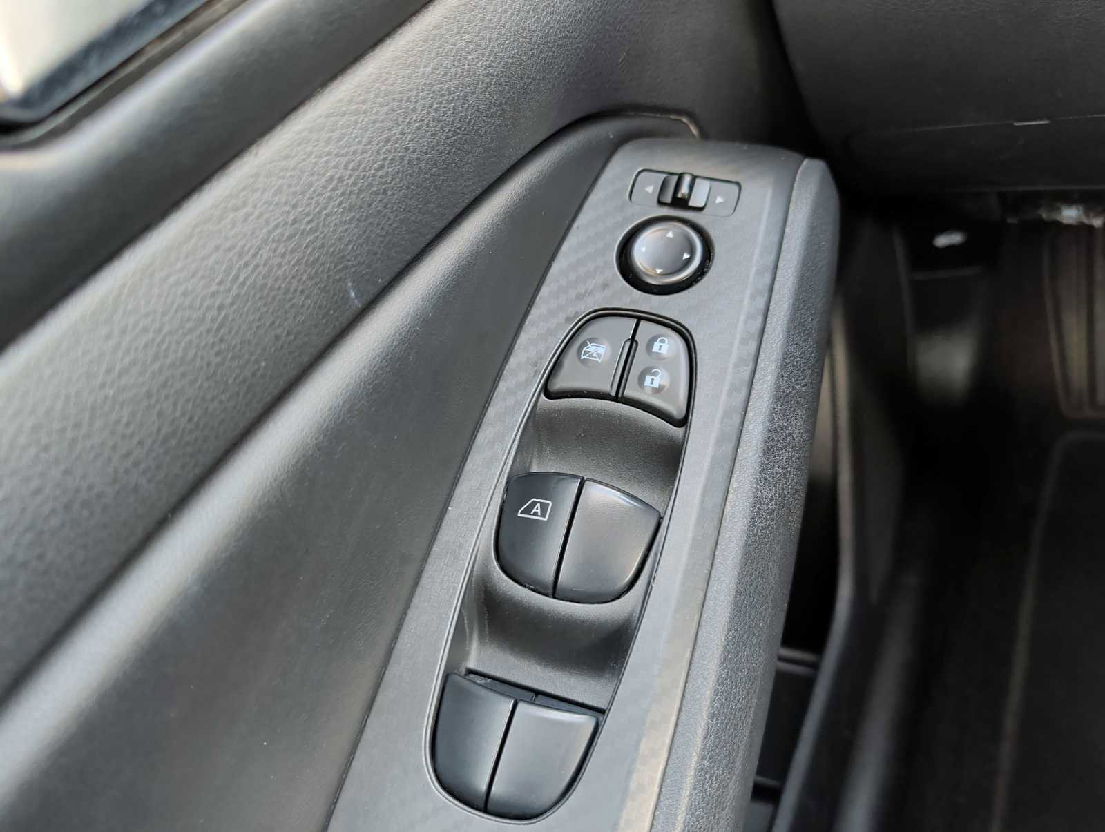 Used 2022 Nissan Altima 2.5 SV image 16