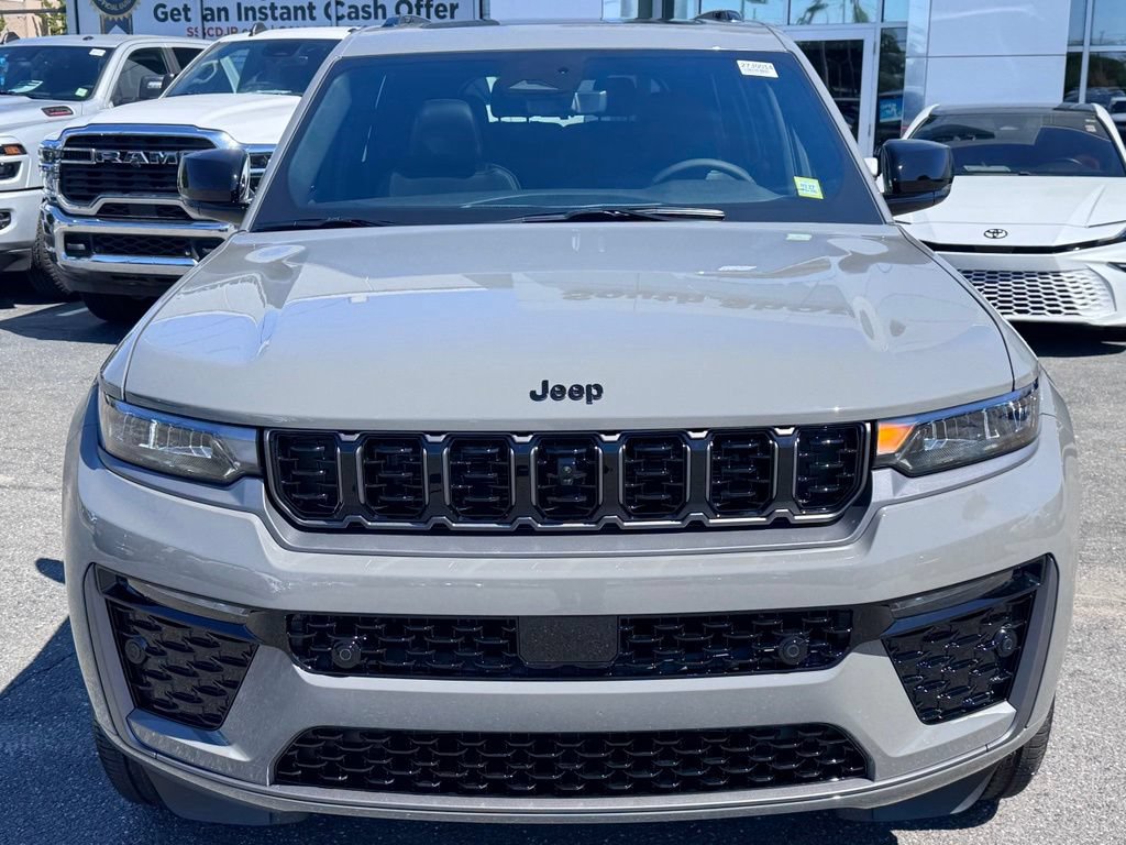 New 2027 Jeep Grand Cherokee L Limited AWD/4WD image 2