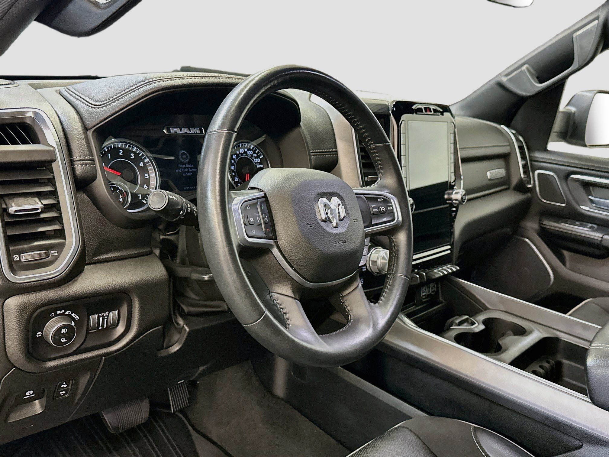 Used 2024 RAM 1500 Laramie AWD/4WD image 18